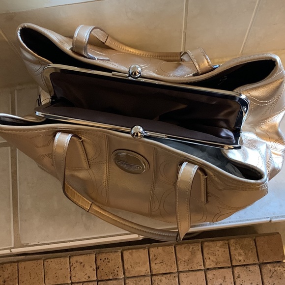 Coach Authentic Metalic Gold Bag - Picture 5 of 11